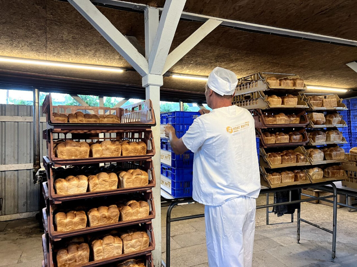 WE'RE SUPPORTING THE KHERSON REGION WITH FRESH BREAD.