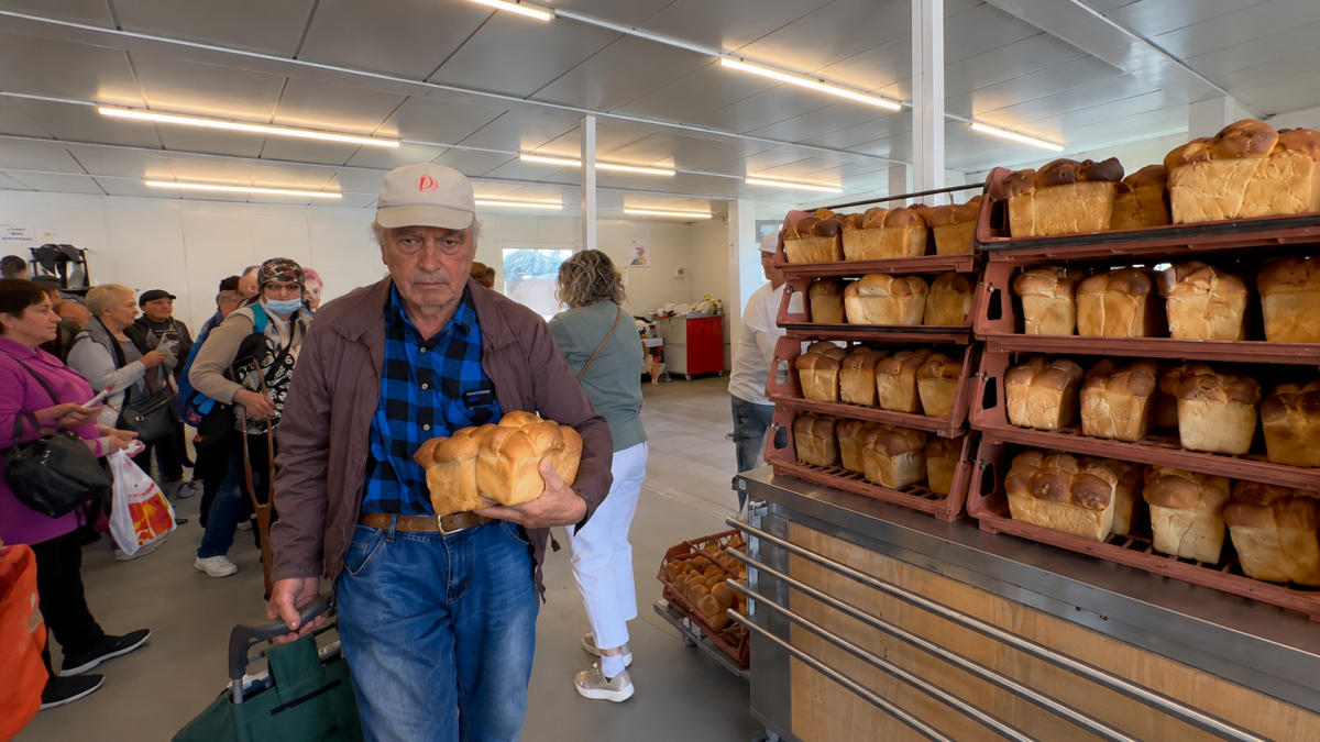 Soziale Bäckerei: 200 Brotlaibe für Menschen in Not