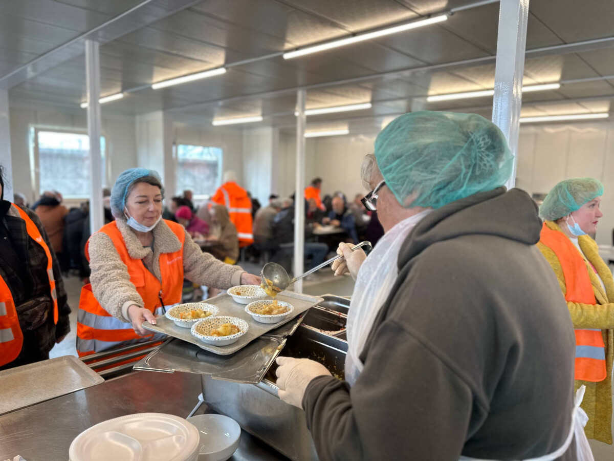 Social Canteen: A Social Support Program for People in Difficult Life Circumstances