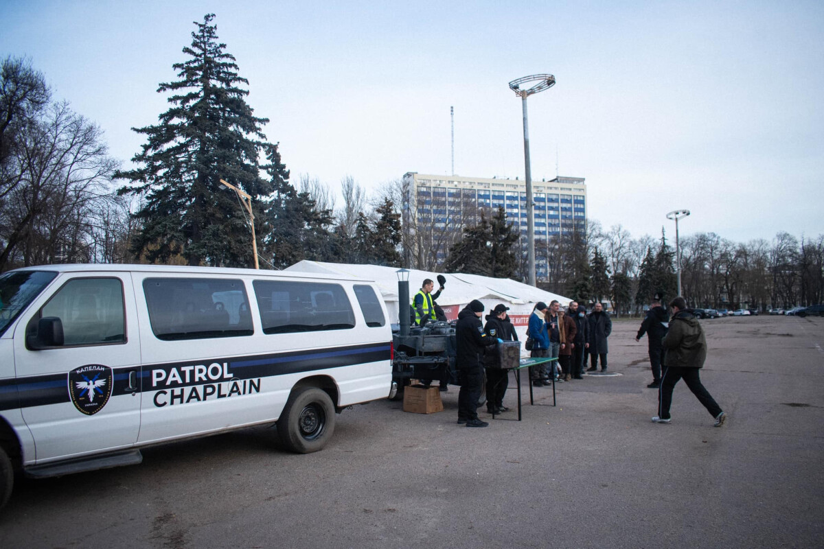 КАПЕЛАНИ СЛУЖАТЬ У ПУНКТІ НЕЗЛАМНОСТІ