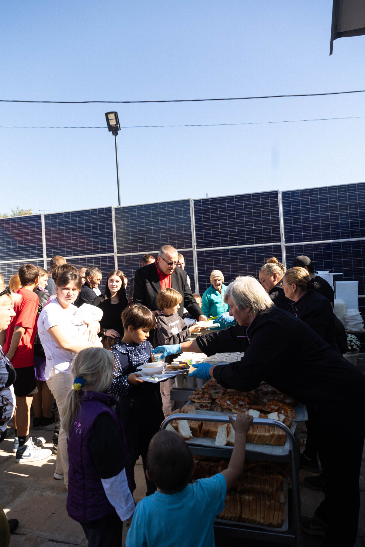 A DELICIOUS MEAL THAT BROUGHT GOD’S FAMILY TOGETHER ON SUNDAY